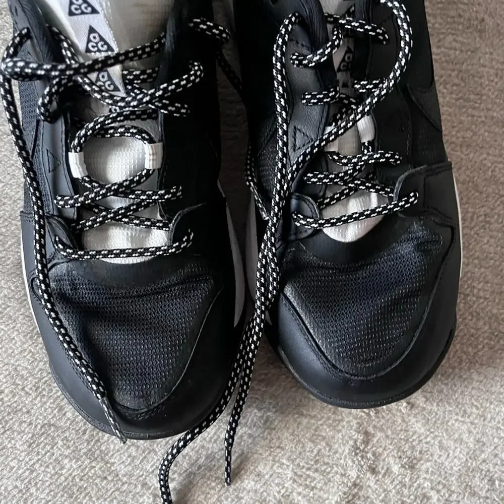 Nike ACG Lowcate Black White Size 7 Gorpcore, Adventure, Traction, Outdoor, Hike
